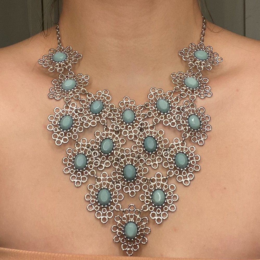 Statement necklace